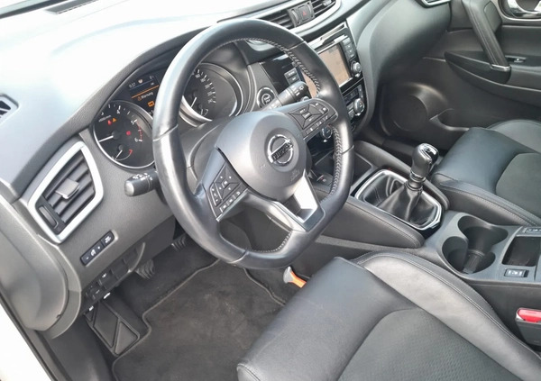 Nissan Qashqai cena 78900 przebieg: 149000, rok produkcji 2019 z Mysłowice małe 562